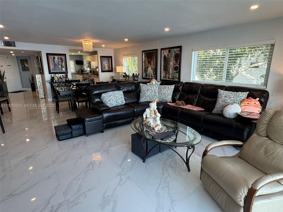 En Venta: $395,000 (2 camas, 2 baños, 1507 Pies cuadrados)