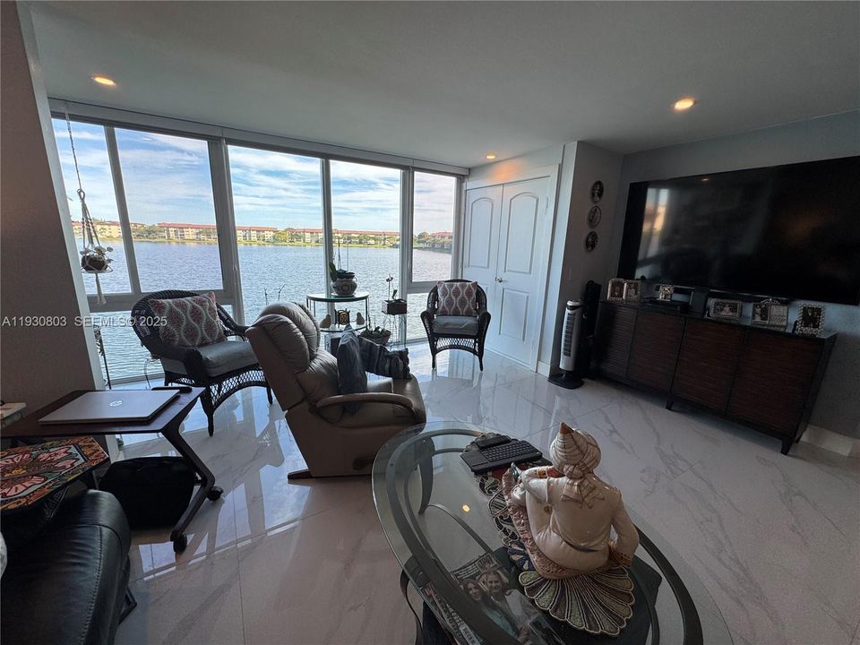 En Venta: $395,000 (2 camas, 2 baños, 1507 Pies cuadrados)