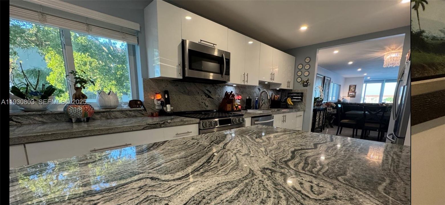 En Venta: $395,000 (2 camas, 2 baños, 1507 Pies cuadrados)