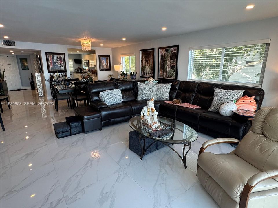 En Venta: $395,000 (2 camas, 2 baños, 1507 Pies cuadrados)