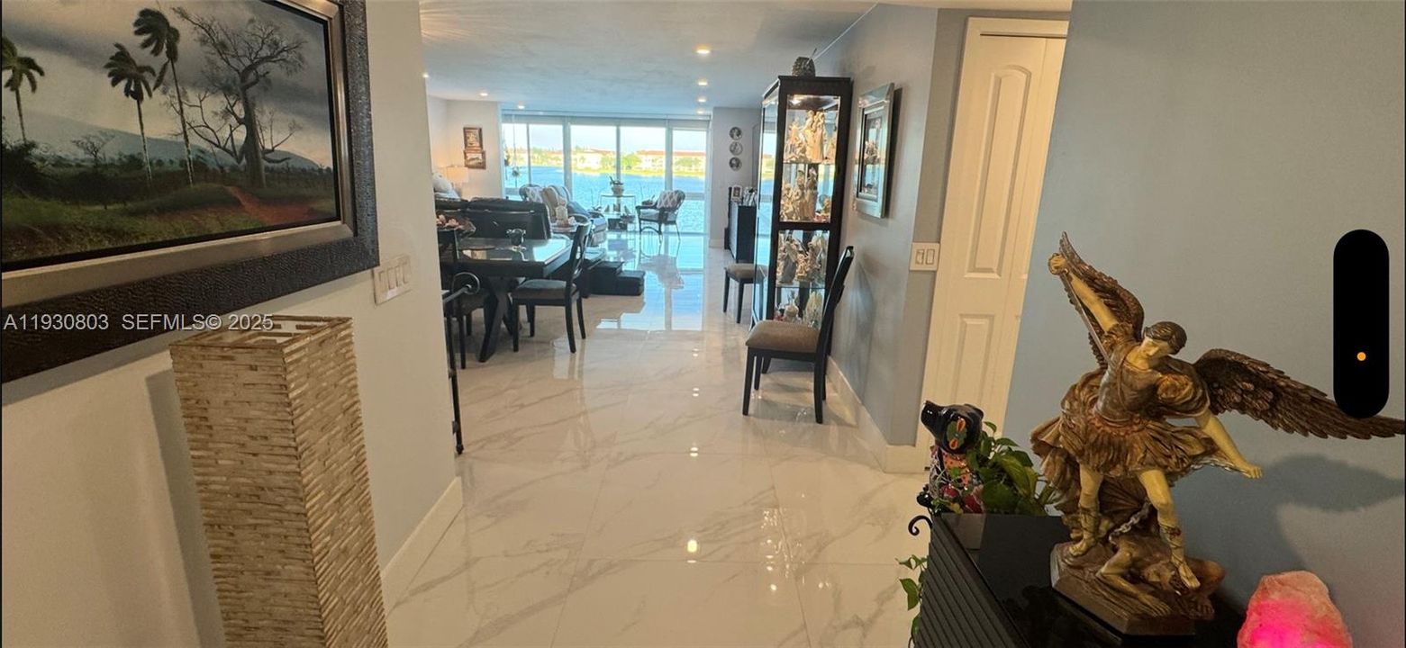 En Venta: $395,000 (2 camas, 2 baños, 1507 Pies cuadrados)