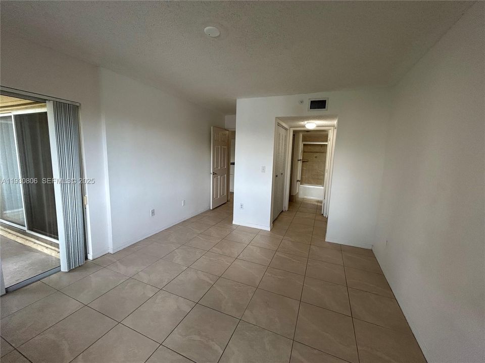 For Rent: $2,500 (2 beds, 2 baths, 1124 Square Feet)