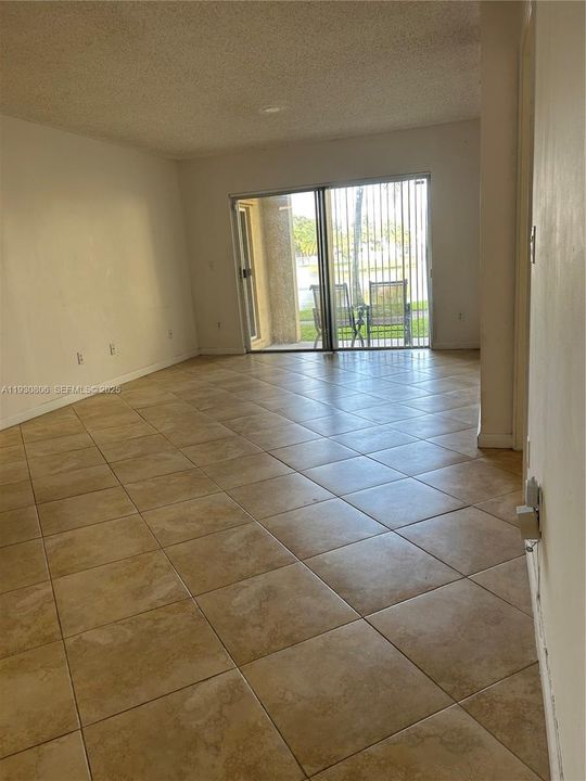 For Rent: $2,500 (2 beds, 2 baths, 1124 Square Feet)