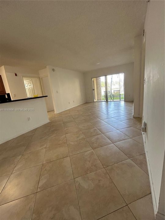 For Rent: $2,500 (2 beds, 2 baths, 1124 Square Feet)