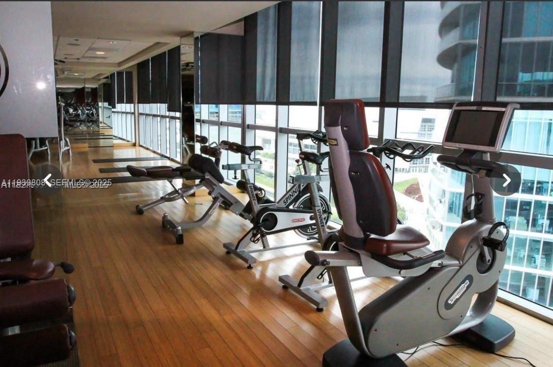 For Rent: $7,300 (1 beds, 2 baths, 938 Square Feet)