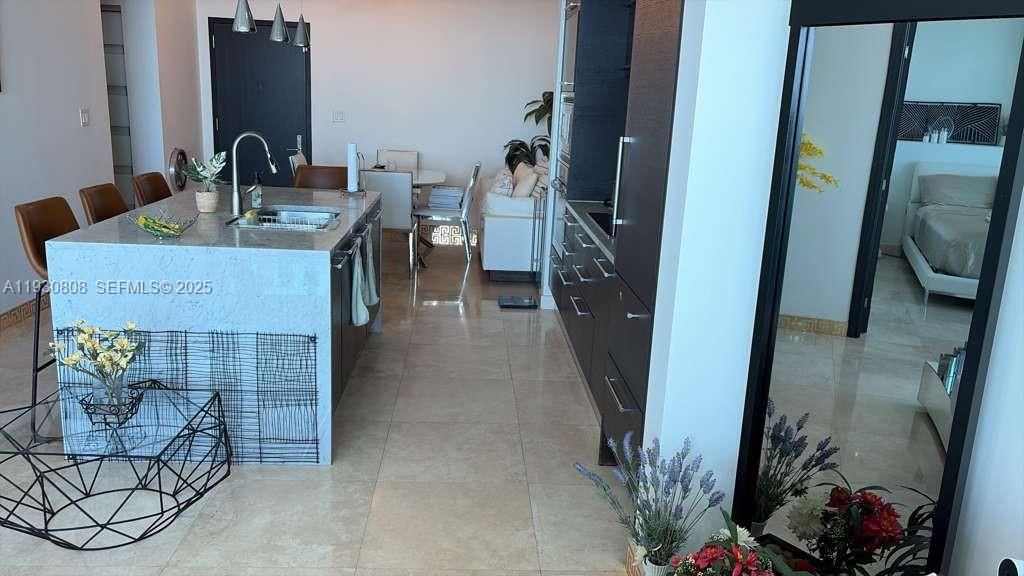 For Rent: $7,300 (1 beds, 2 baths, 938 Square Feet)