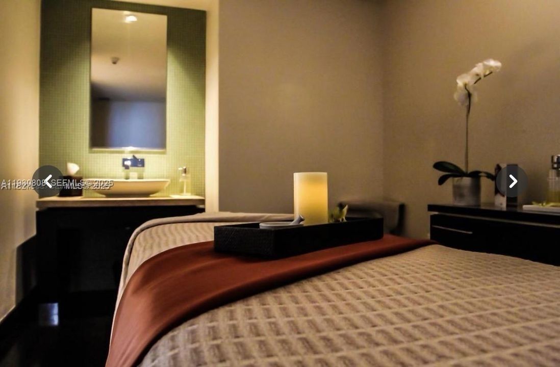 For Rent: $7,300 (1 beds, 2 baths, 938 Square Feet)