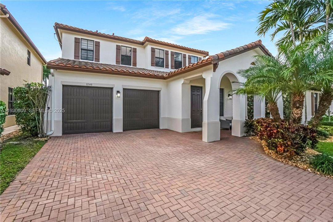 待售: $1,299,000 (4 贝兹, 3 浴室, 2720 平方英尺)