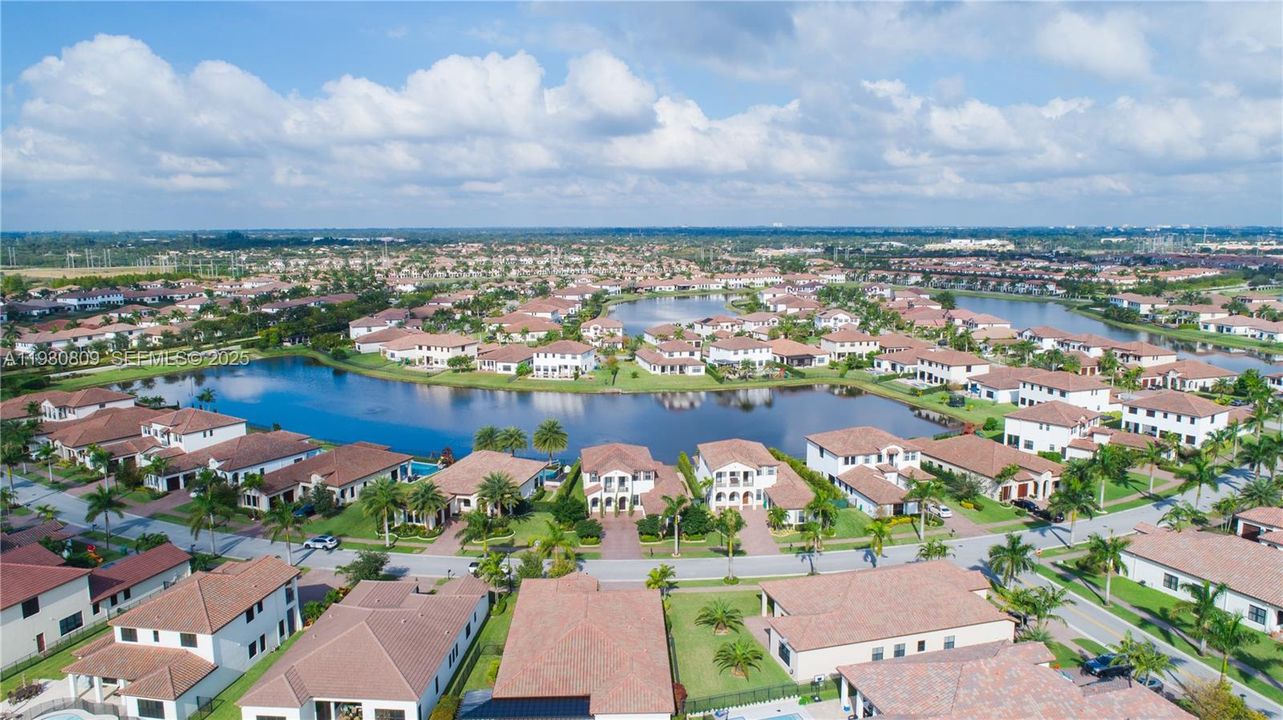 待售: $1,299,000 (4 贝兹, 3 浴室, 2720 平方英尺)