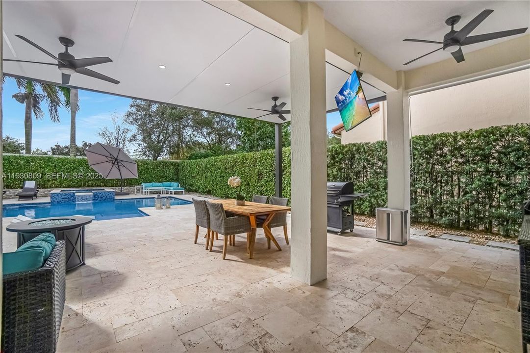 待售: $1,299,000 (4 贝兹, 3 浴室, 2720 平方英尺)