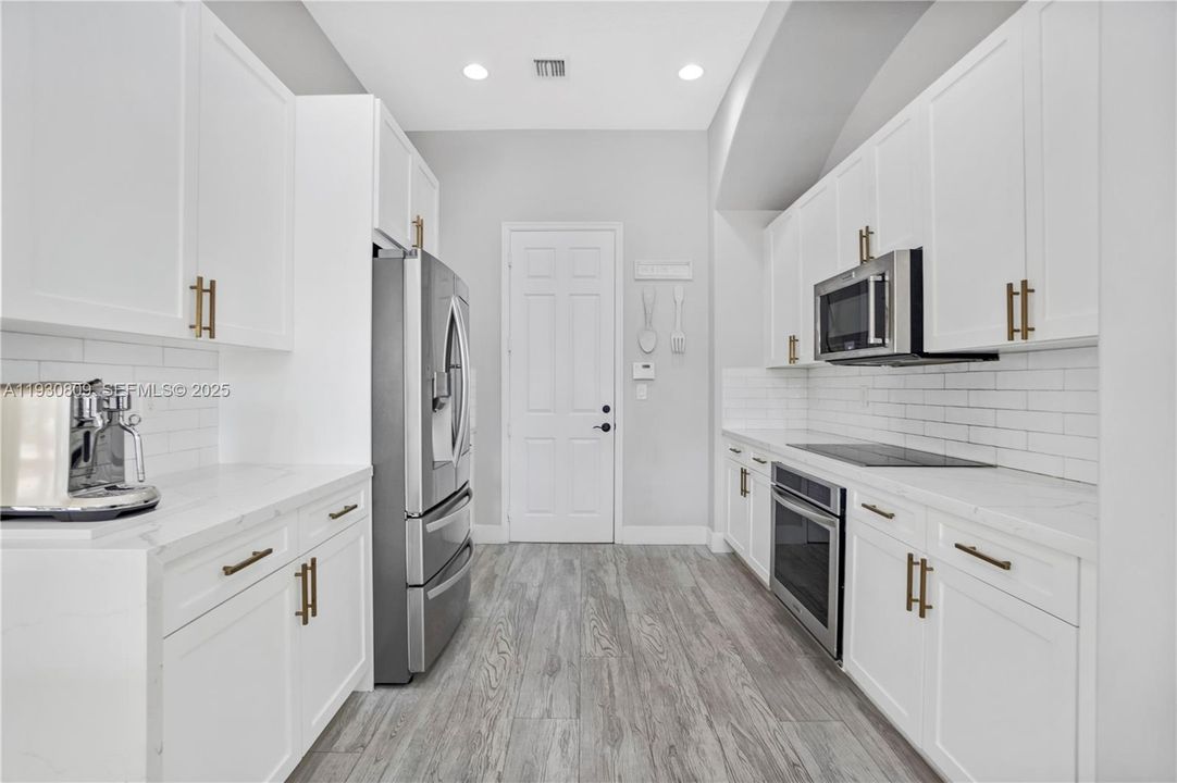 待售: $1,299,000 (4 贝兹, 3 浴室, 2720 平方英尺)