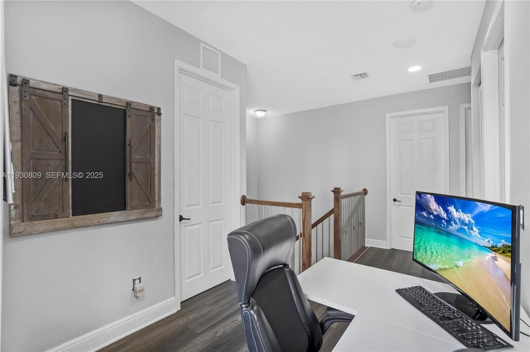 待售: $1,299,000 (4 贝兹, 3 浴室, 2720 平方英尺)