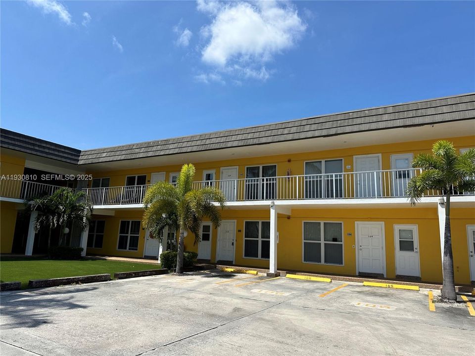 В аренду: $1,695 (1 спален, 1 ванн, 0 Квадратных фут)