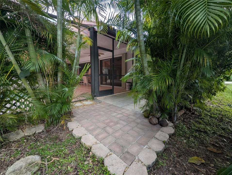 For Sale: $717,000 (4 beds, 3 baths, 2262 Square Feet)