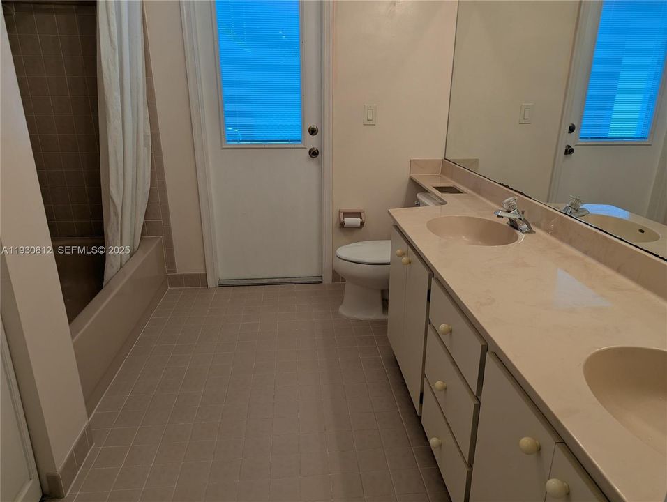 For Sale: $717,000 (4 beds, 3 baths, 2262 Square Feet)