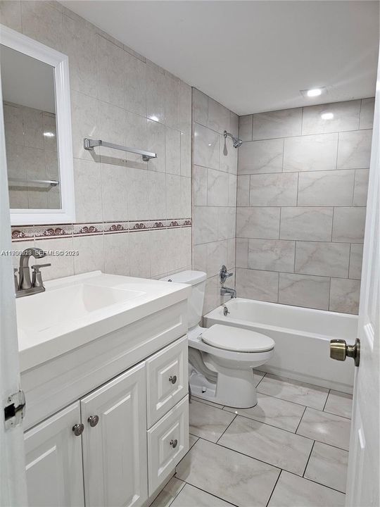 For Rent: $3,200 (3 beds, 2 baths, 1308 Square Feet)