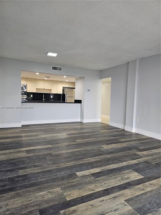 For Rent: $3,200 (3 beds, 2 baths, 1308 Square Feet)