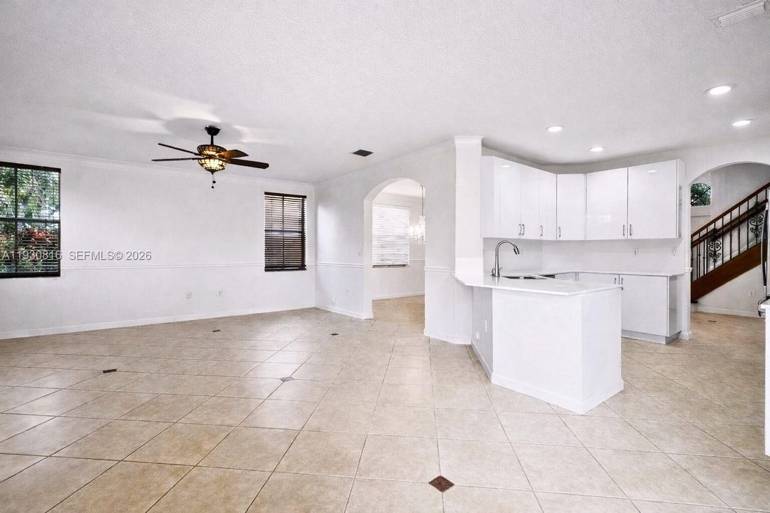 For Rent: $5,100 (5 beds, 3 baths, 2951 Square Feet)