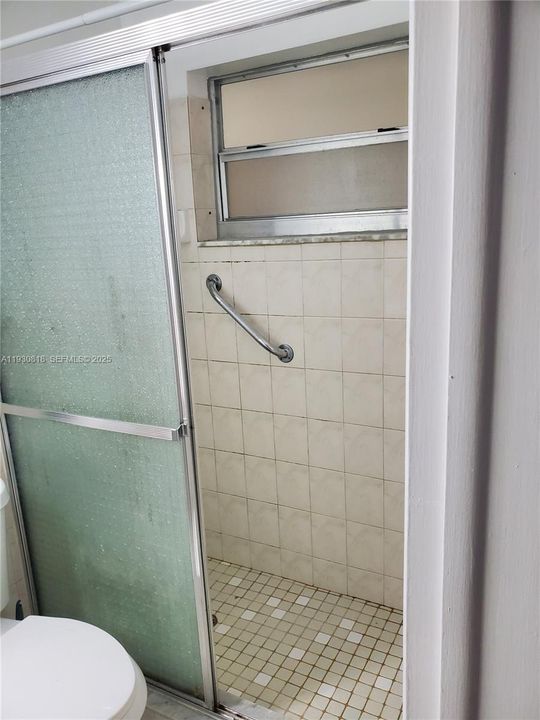 For Sale: $270,000 (2 beds, 2 baths, 940 Square Feet)