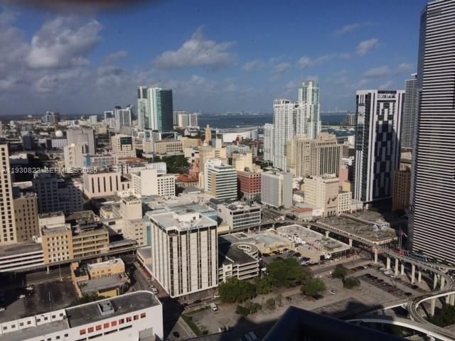 For Rent: $3,000 (1 beds, 1 baths, 768 Square Feet)