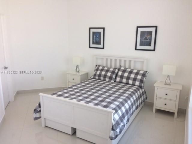 For Rent: $3,000 (1 beds, 1 baths, 768 Square Feet)