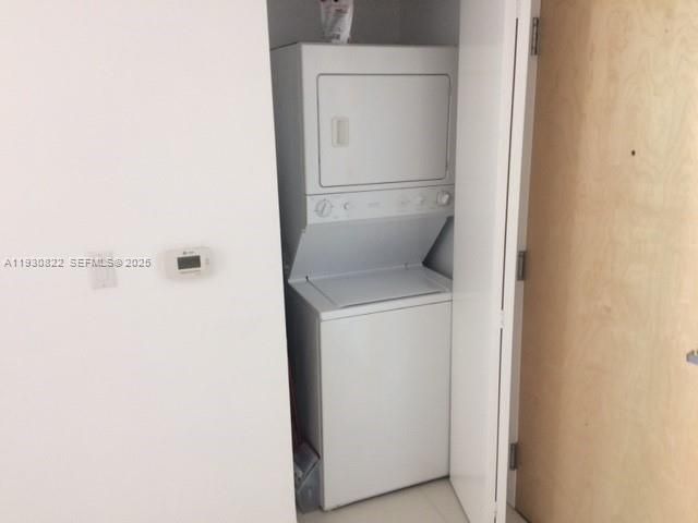 For Rent: $3,000 (1 beds, 1 baths, 768 Square Feet)