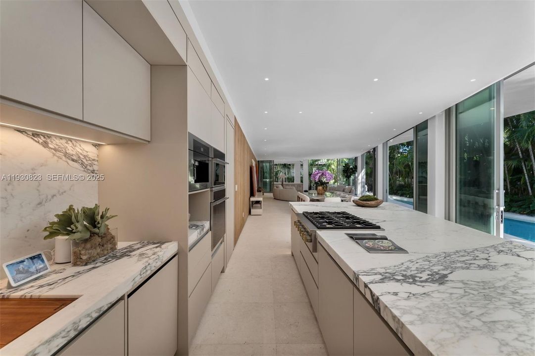 На продажу: $9,950,000 (8 спален, 8 ванн, 0 Квадратных фут)