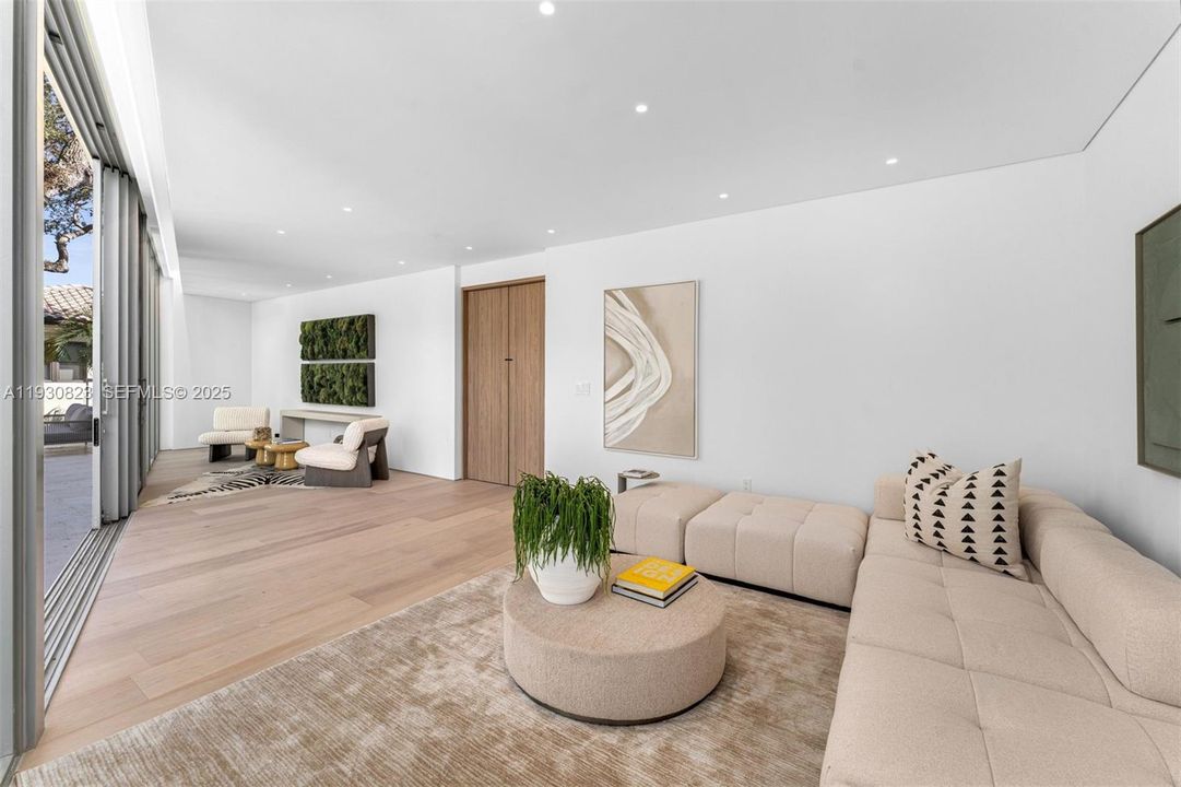 На продажу: $9,950,000 (8 спален, 8 ванн, 0 Квадратных фут)