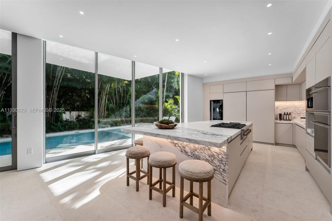 На продажу: $9,950,000 (8 спален, 8 ванн, 0 Квадратных фут)