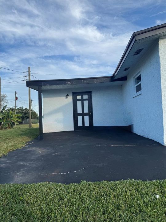 На продажу: $309,900 (3 спален, 2 ванн, 1282 Квадратных фут)