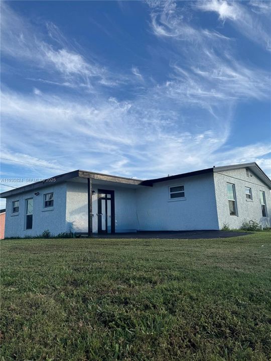 На продажу: $309,900 (3 спален, 2 ванн, 1282 Квадратных фут)