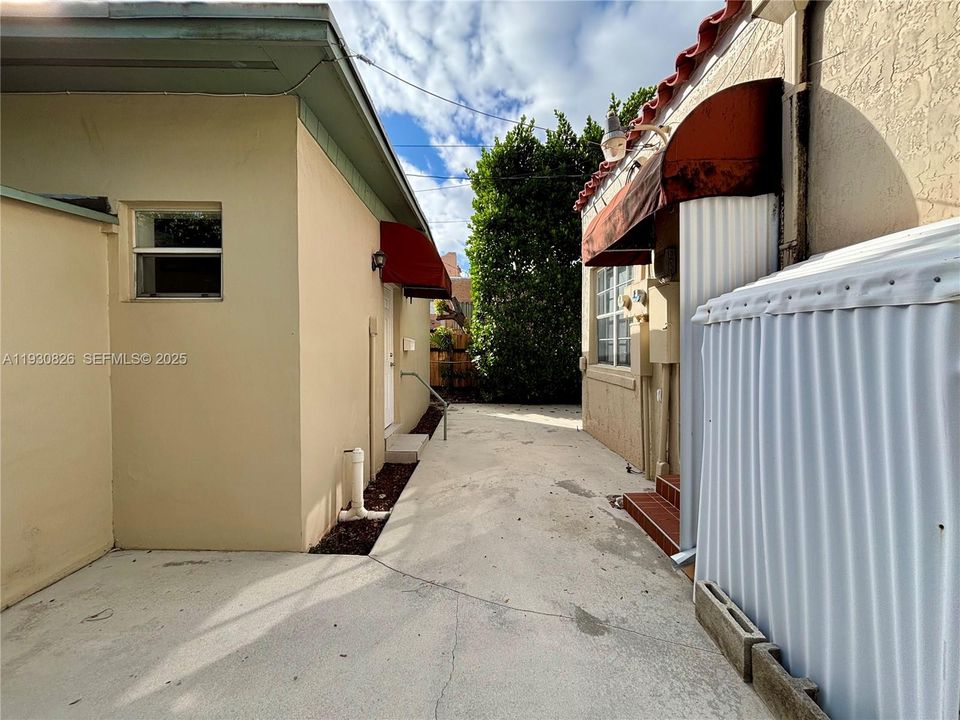 For Rent: $3,200 (2 beds, 2 baths, 1474 Square Feet)