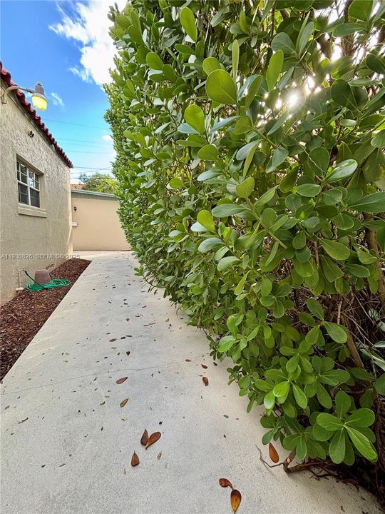 For Rent: $3,200 (2 beds, 2 baths, 1474 Square Feet)