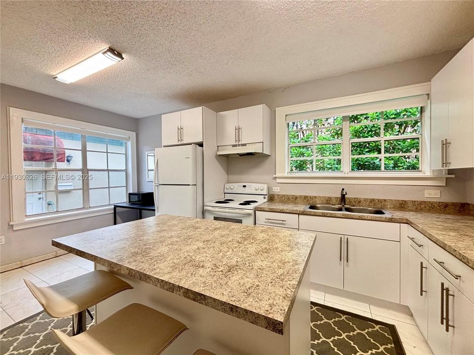 For Rent: $3,200 (2 beds, 2 baths, 1474 Square Feet)