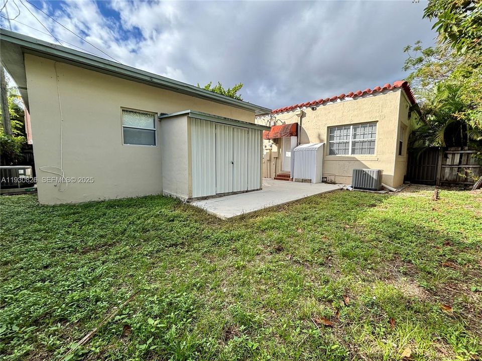 For Rent: $3,200 (2 beds, 2 baths, 1474 Square Feet)