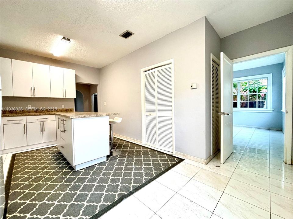 For Rent: $3,200 (2 beds, 2 baths, 1474 Square Feet)