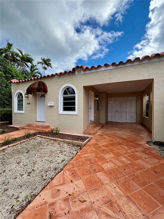 For Rent: $3,200 (2 beds, 2 baths, 1474 Square Feet)