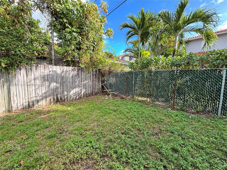 For Rent: $3,200 (2 beds, 2 baths, 1474 Square Feet)