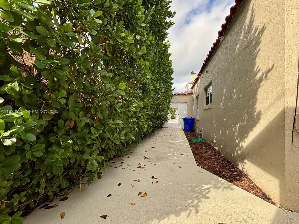 For Rent: $3,200 (2 beds, 2 baths, 1474 Square Feet)