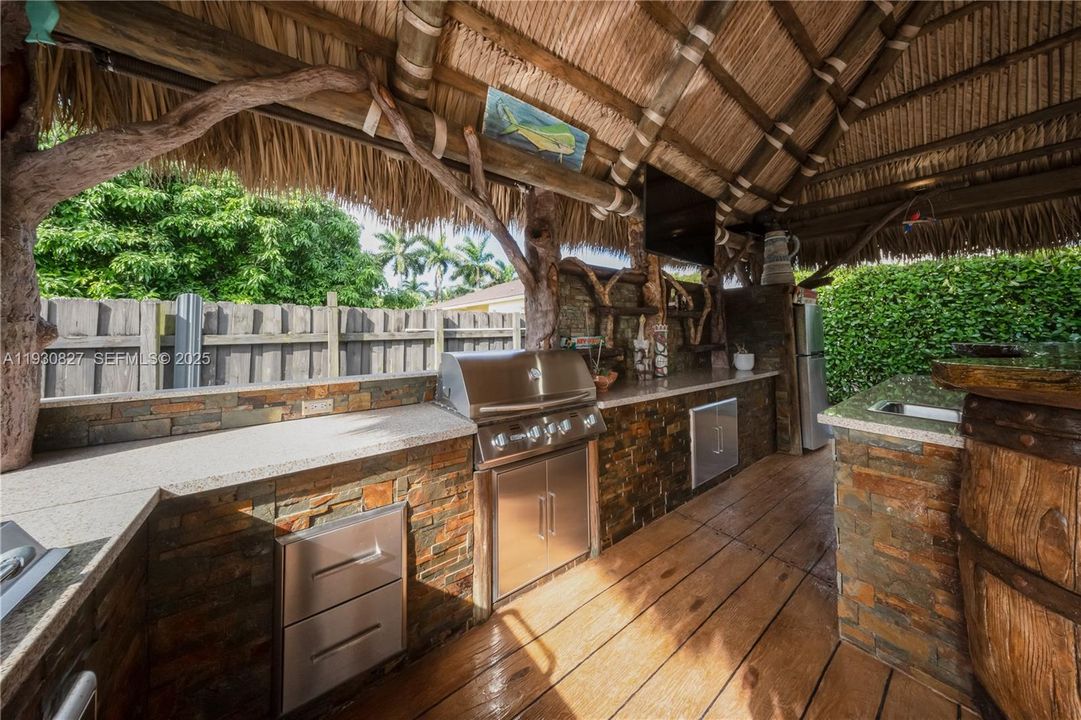 En Venta: $989,000 (4 camas, 3 baños, 2678 Pies cuadrados)