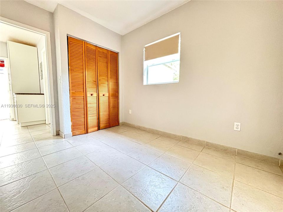 出租: $1,800 (1 贝兹, 1 浴室, 566 平方英尺)