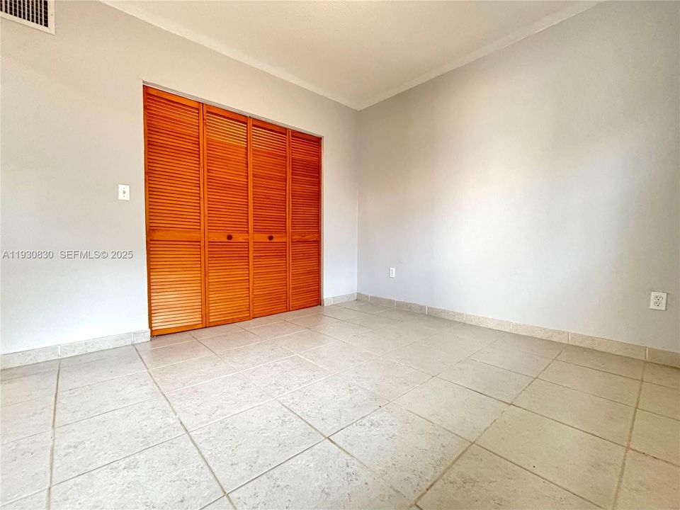 出租: $1,800 (1 贝兹, 1 浴室, 566 平方英尺)