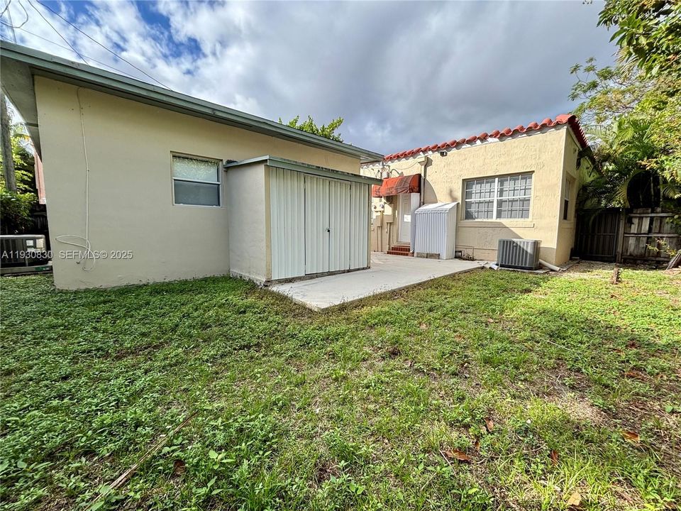 出租: $1,800 (1 贝兹, 1 浴室, 566 平方英尺)