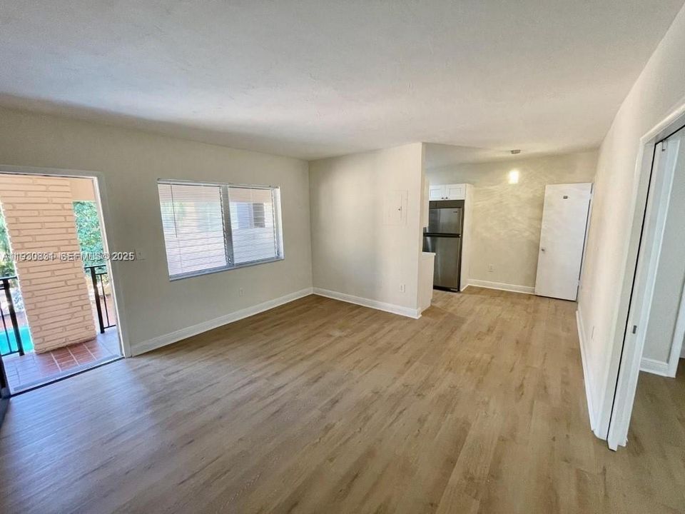 В аренду: $1,900 (1 спален, 1 ванн, 700 Квадратных фут)