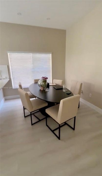 В аренду: $1,450 (1 спален, 1 ванн, 1373 Квадратных фут)