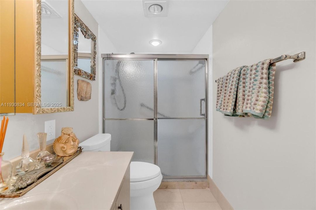 待售: $158,000 (2 贝兹, 2 浴室, 1156 平方英尺)