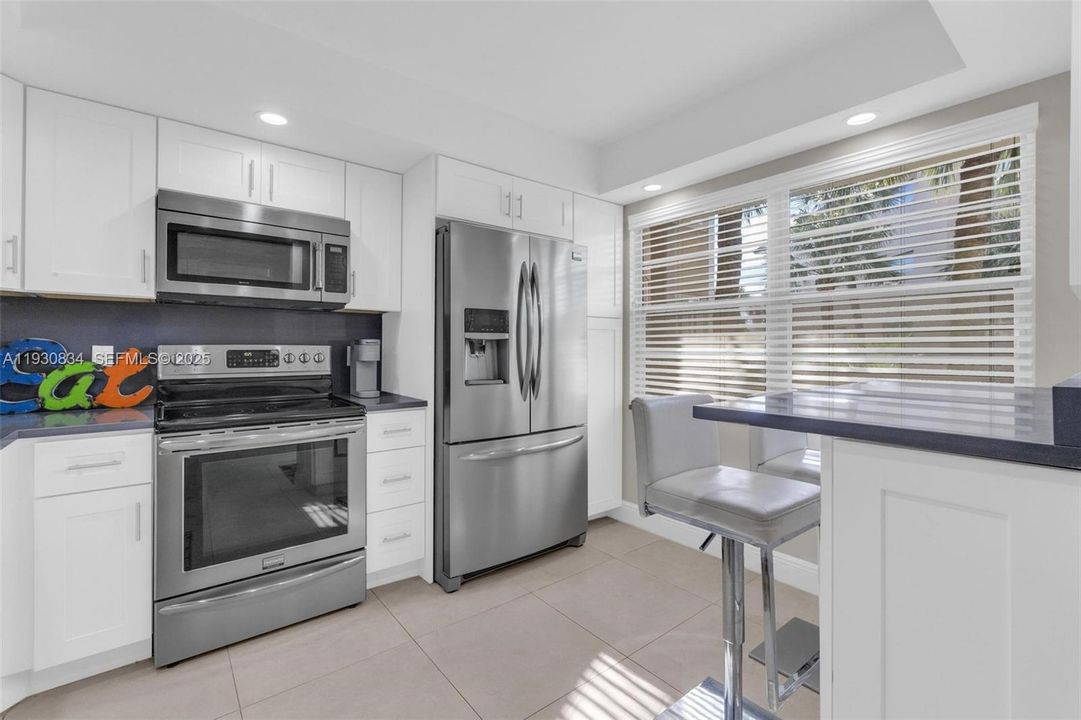 待售: $158,000 (2 贝兹, 2 浴室, 1156 平方英尺)