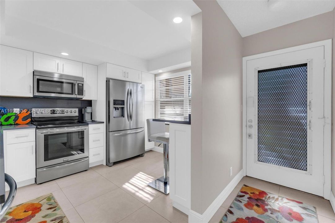 待售: $158,000 (2 贝兹, 2 浴室, 1156 平方英尺)