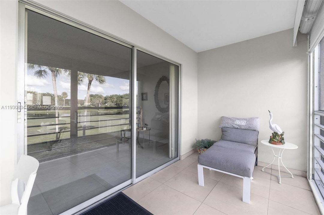 待售: $158,000 (2 贝兹, 2 浴室, 1156 平方英尺)