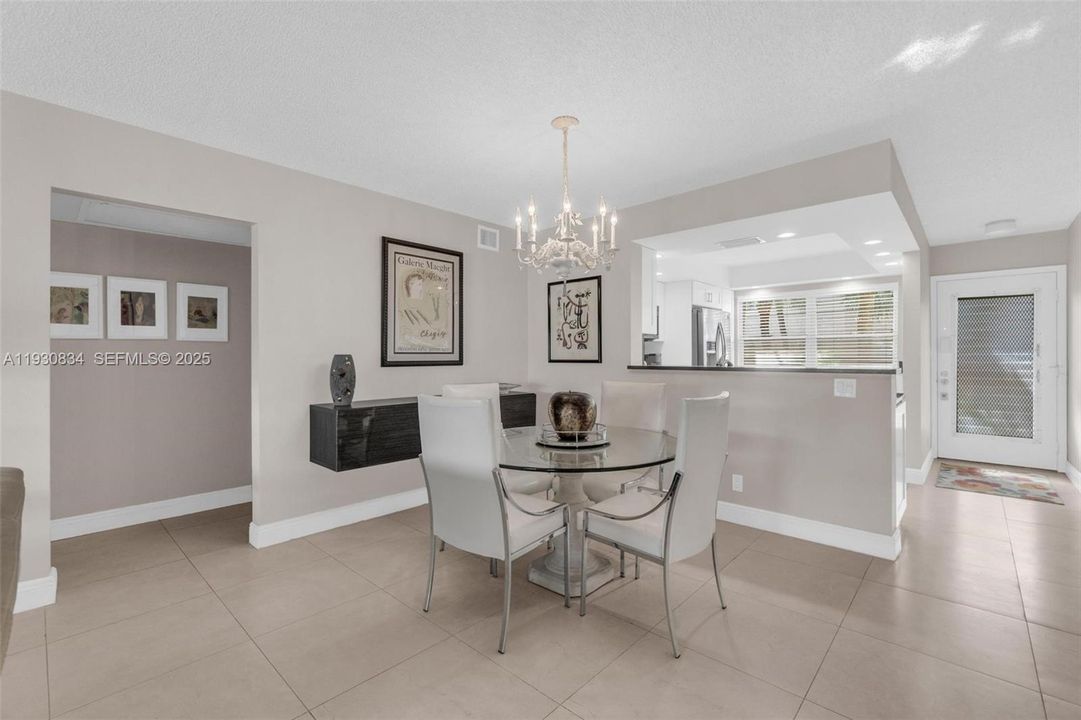 待售: $158,000 (2 贝兹, 2 浴室, 1156 平方英尺)